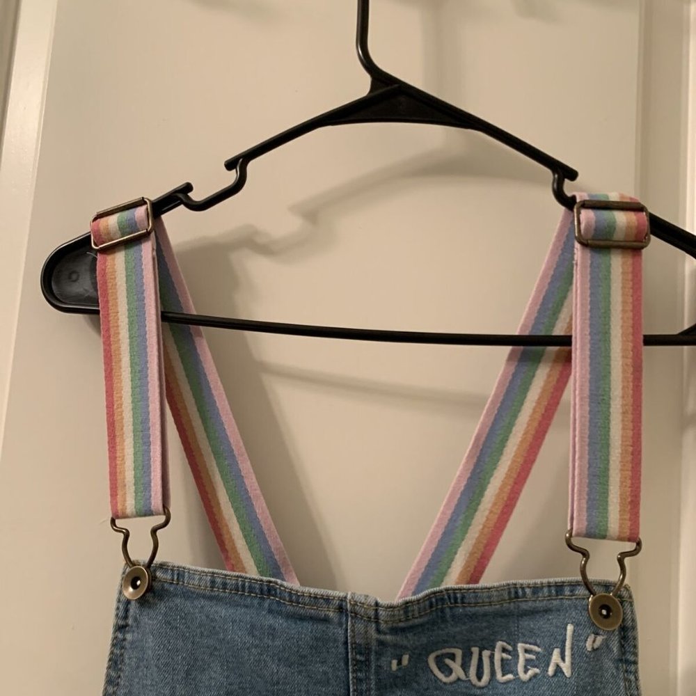 Take Pride Rainbow QUEEN Blue Denim Bib Short Overalls Rainbow Straps Size Large - Picture 2 of 7